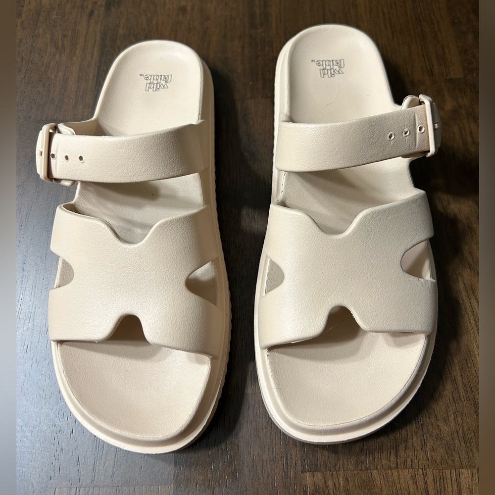 Wild Fable Cream Sandals Women’s Size 9